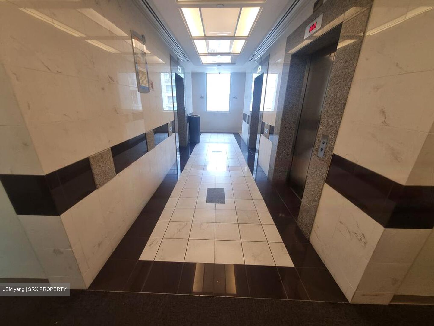 Sunshine Plaza (D7), Office #462646181